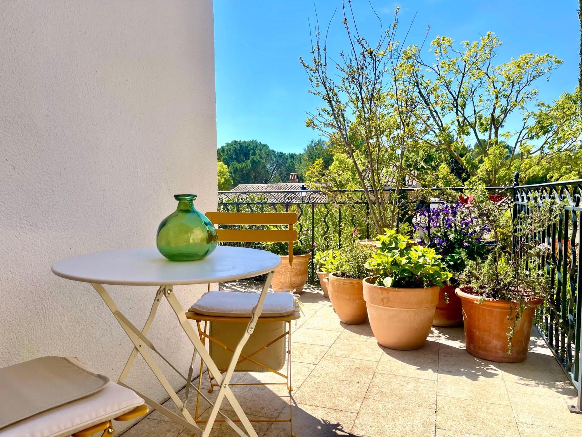 Les Cistes Bed & Breakfast Mallemort Exterior photo